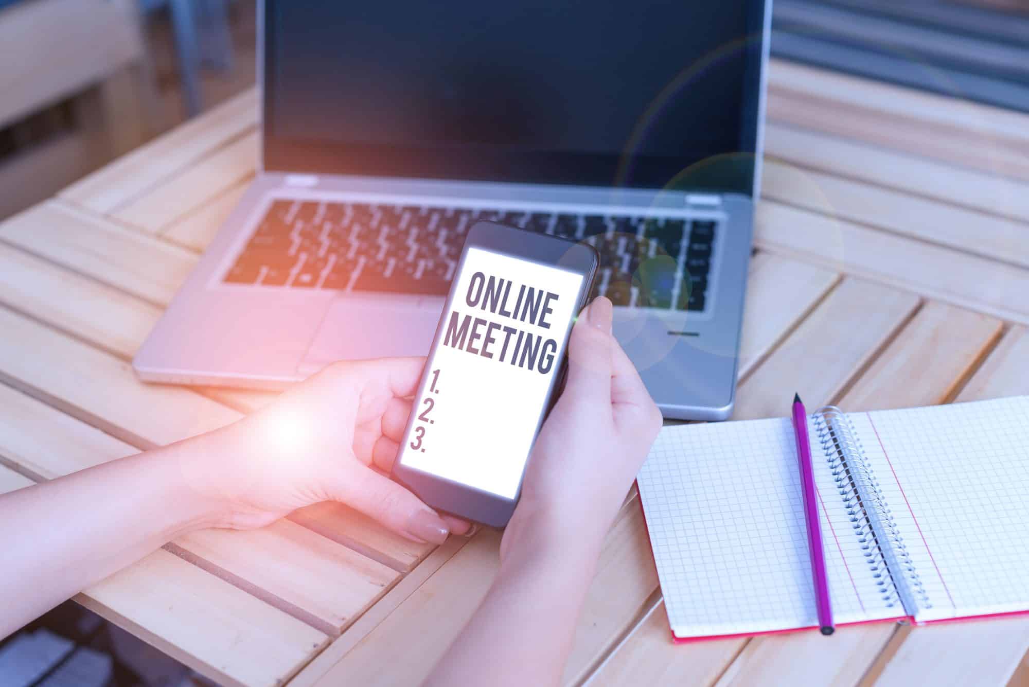 Traps in hyperlinking documents for meeting purposes